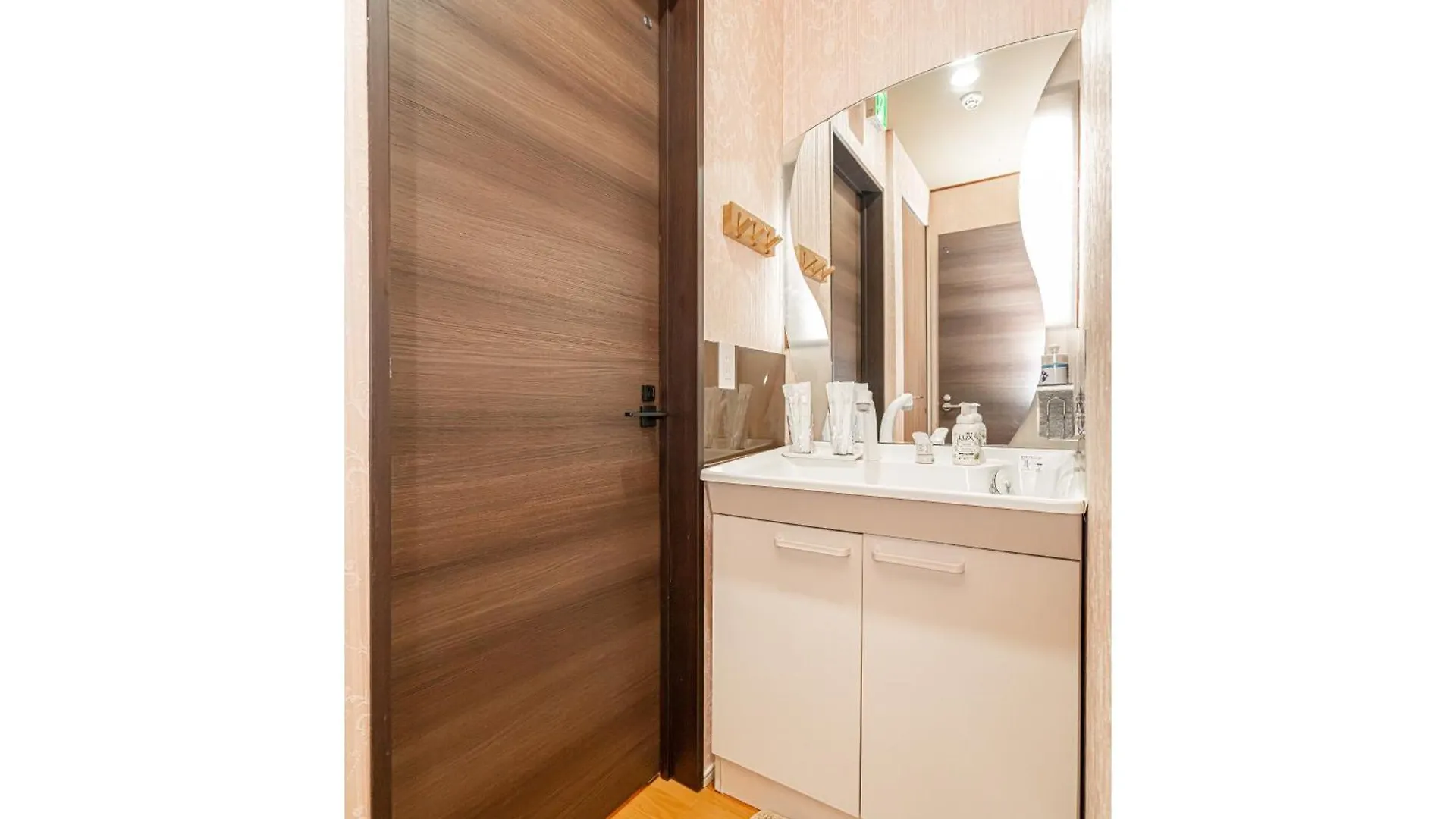Nearest Jr Sobu Line Shinkoiwa Str,Tokyo Str 15 Min ,Shinjuku 25 Min, Disney 30 Min Apartment Tokyo